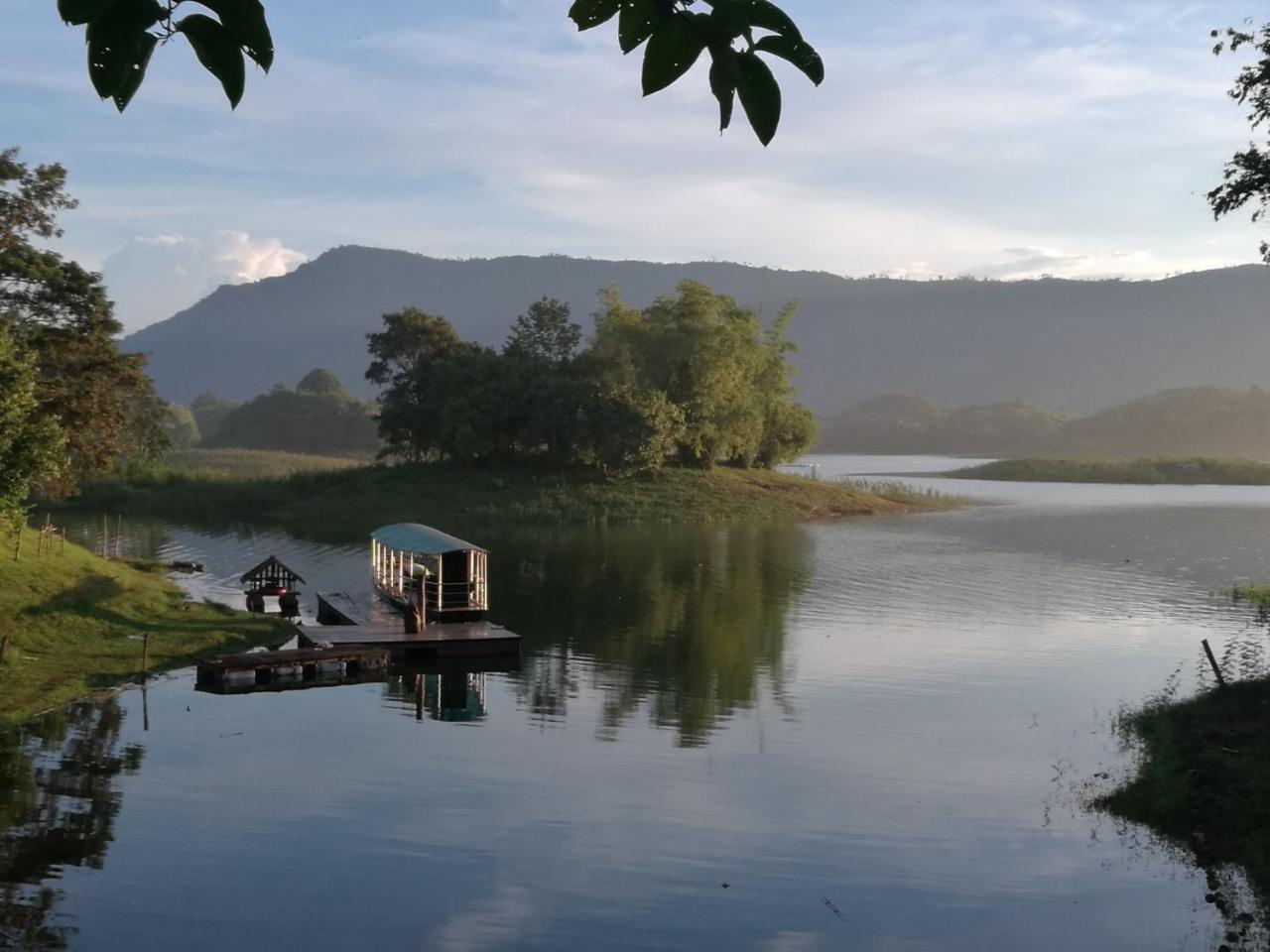 Nirvana Archipel Resort Vang Vieng Exteriér fotografie